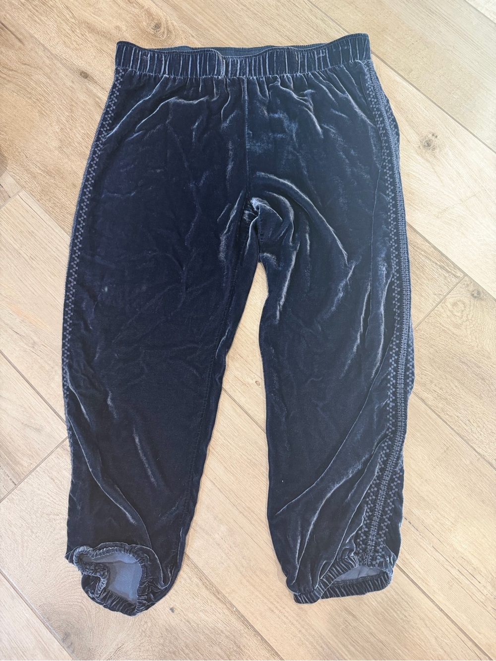 Johnny Was Blue Velvet Cropped Pants